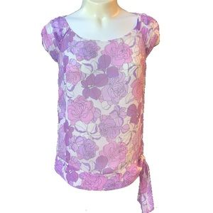 🔥 Lavender floral short sleeve blouse w/side tie
